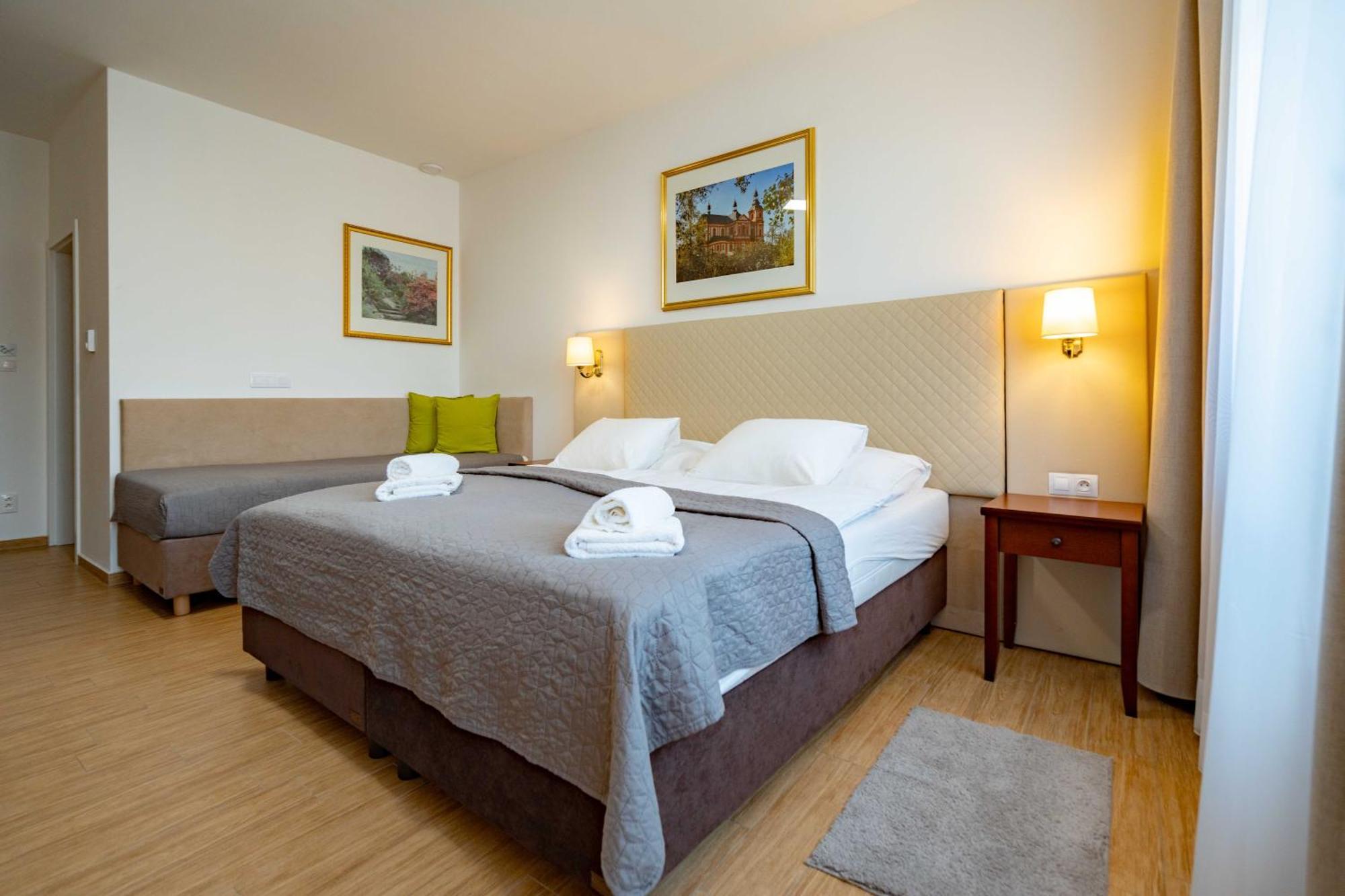 Hotel Volf Přeštice Esterno foto
