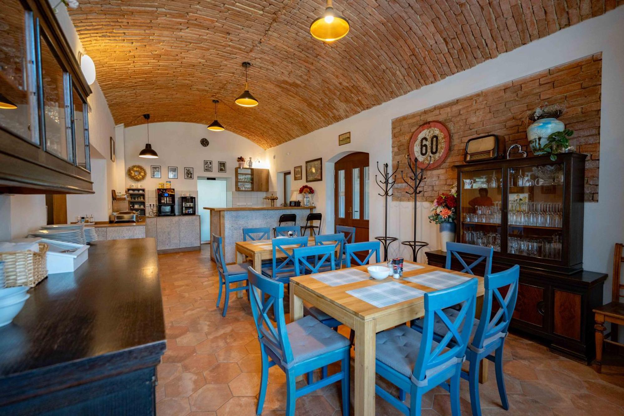 Hotel Volf Přeštice Esterno foto